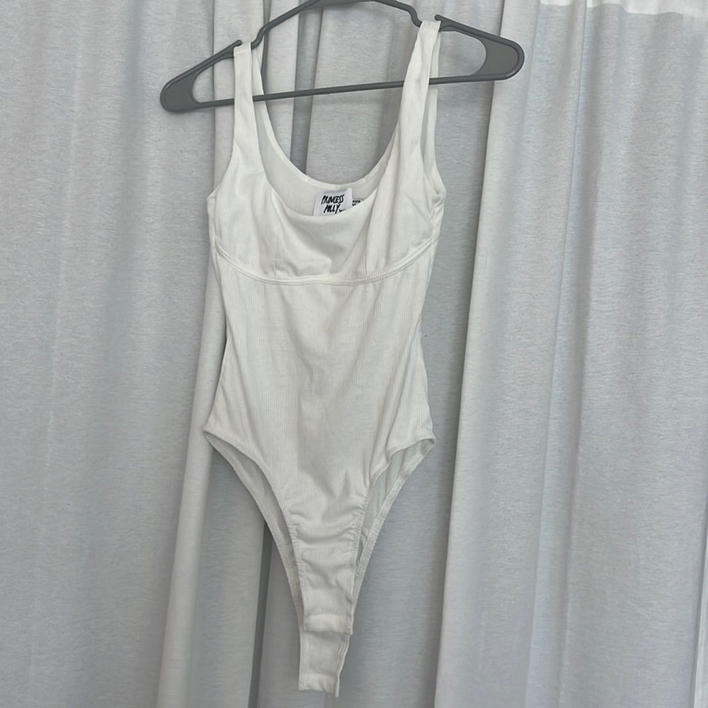 PRINCESS POLLY WHITE BODYSUIT SIZE 2